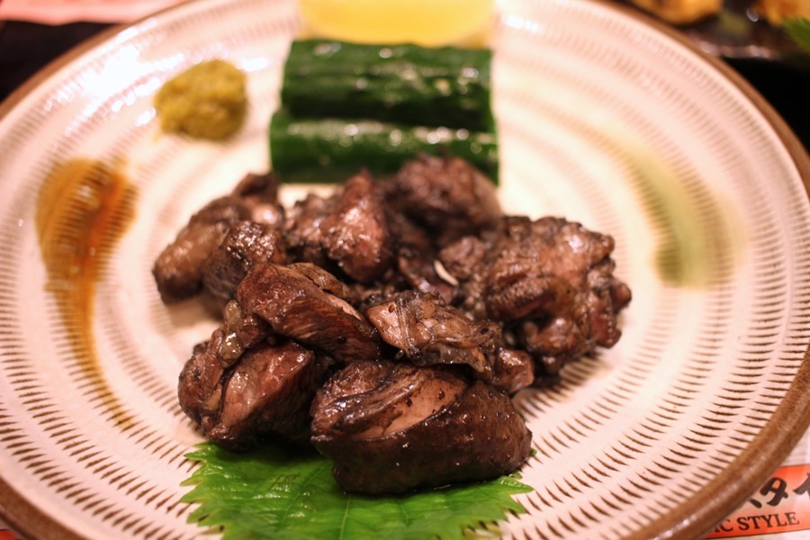 炭燒走地雞是宮崎的地道菜，但在福岡也POPULAR