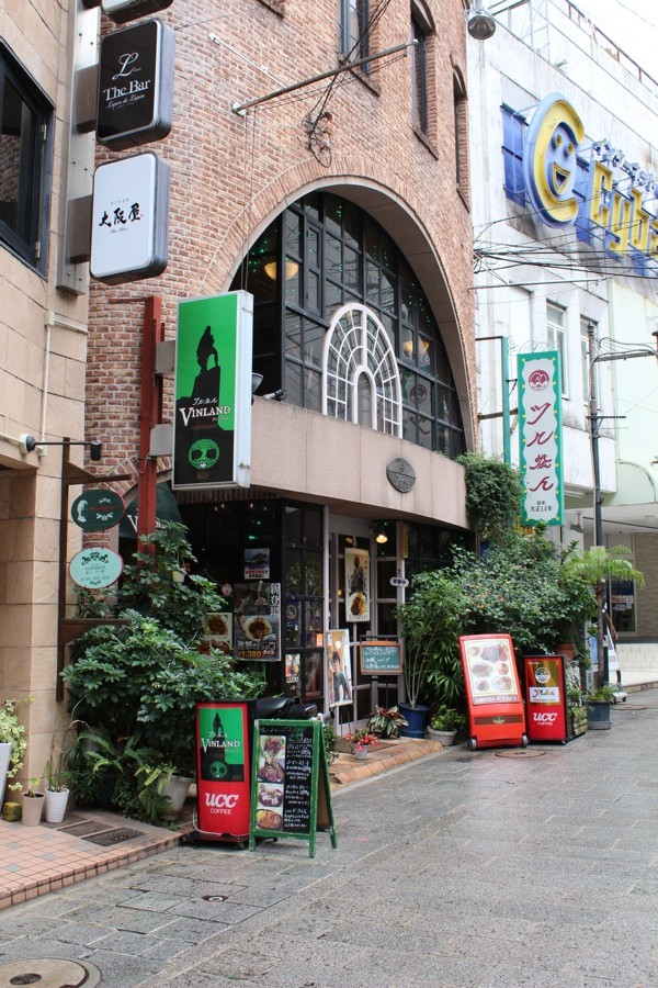 ツル茶ん在商店街前面