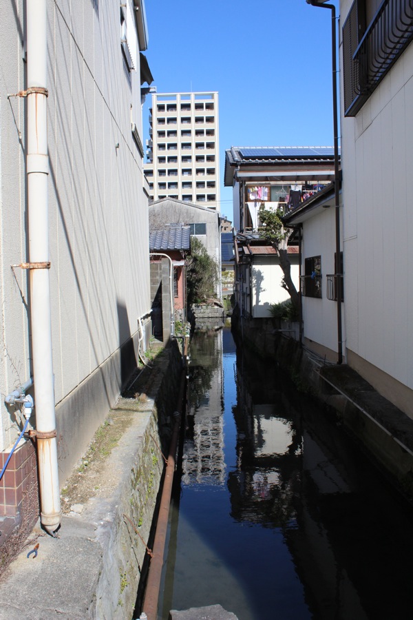 柳川名稱是「水鄉」，市內多條水路。